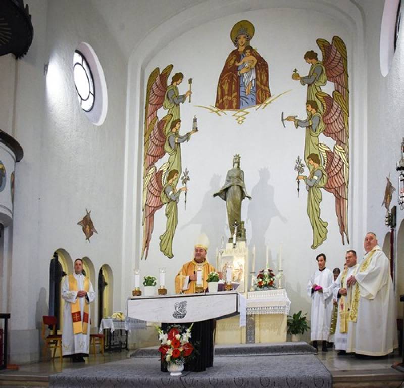 Szent Borbála szobor_ujoltar_4.jpg